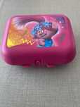 Ostra trolls tupperware Nova