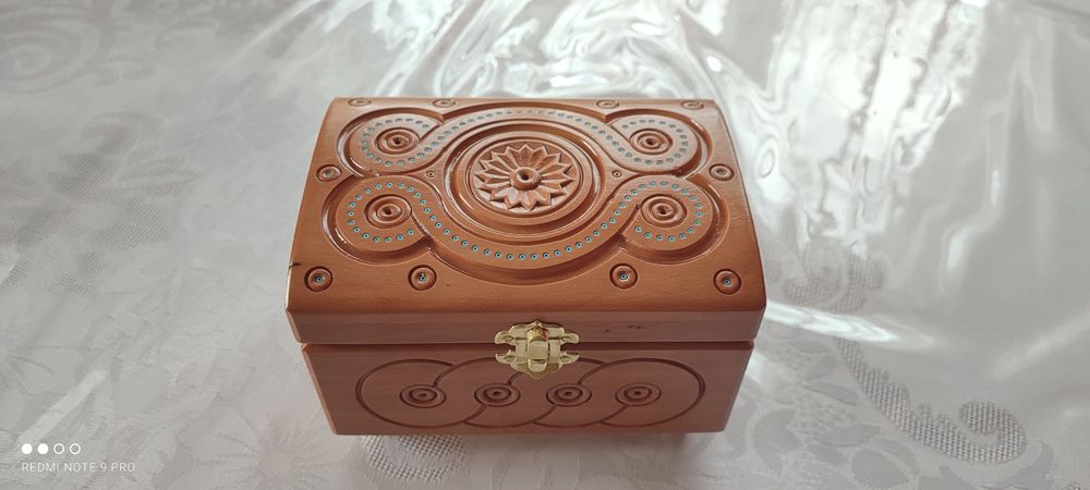 Скринька ручної роботи