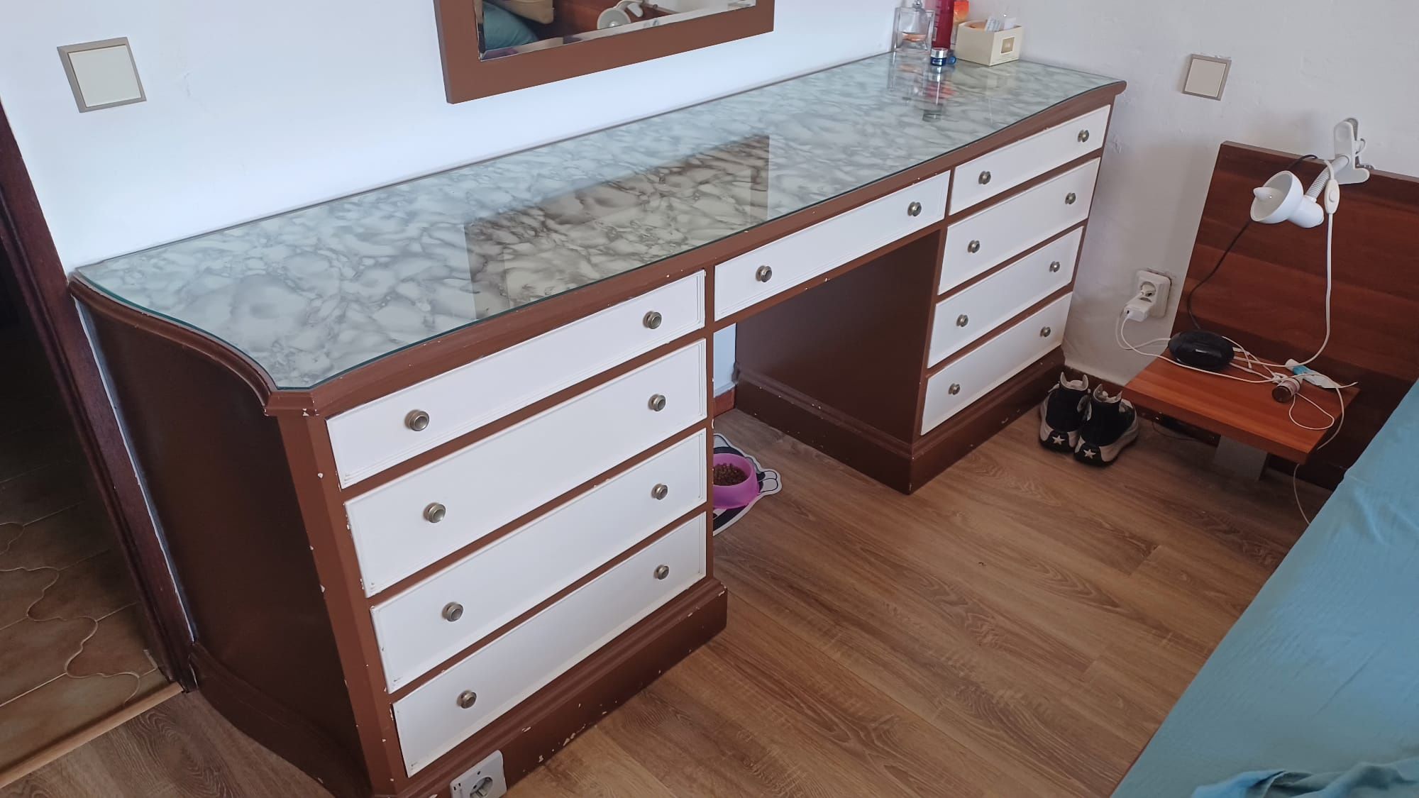 Cómoda vintag  estilo único