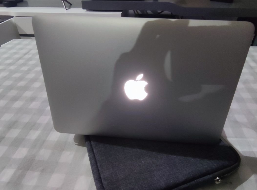 MacBook pro 13" Retina display   i7 / 16gb RAM como novo 2015