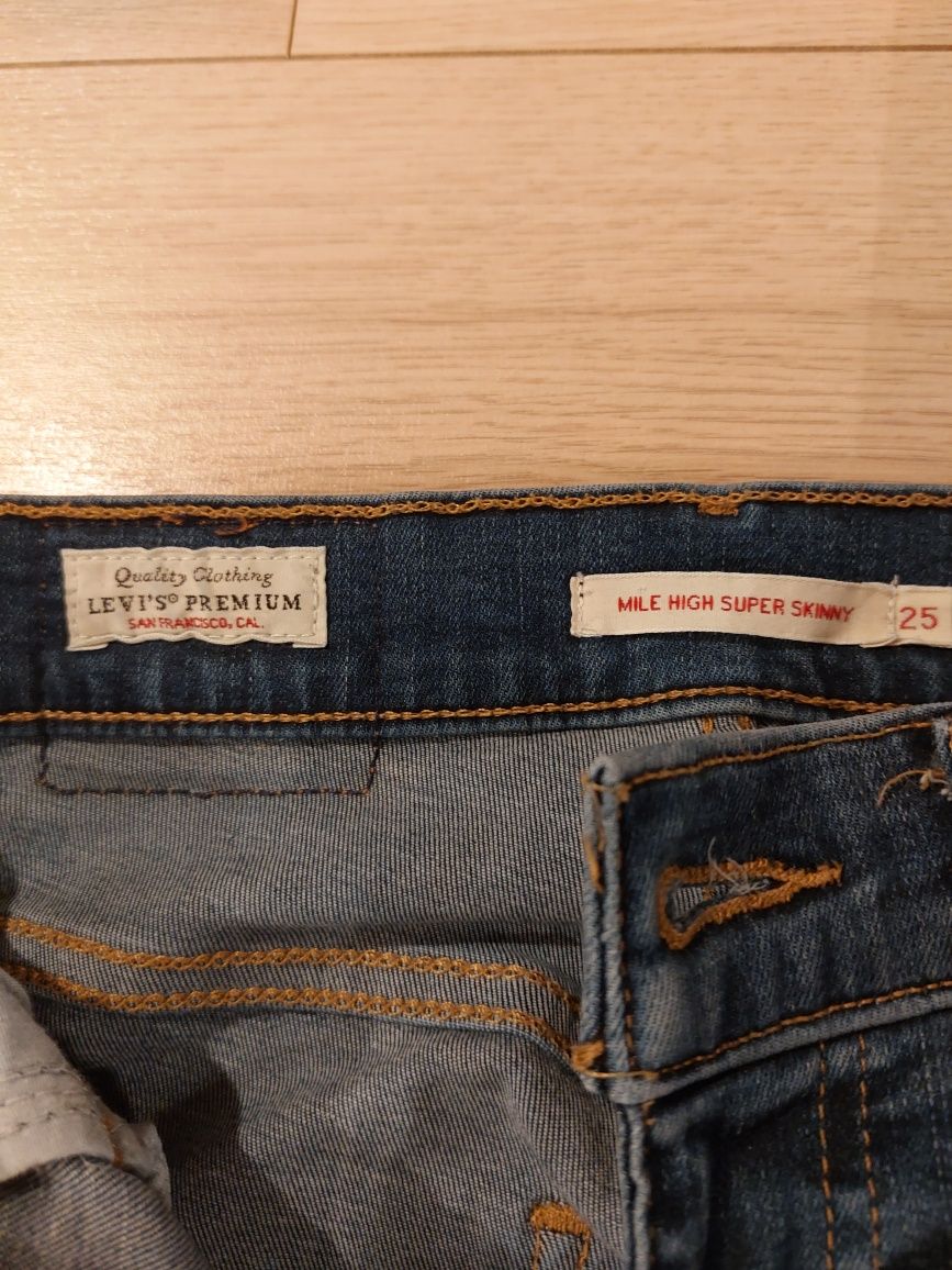 Jeansy Levi's mile high super skinny 25