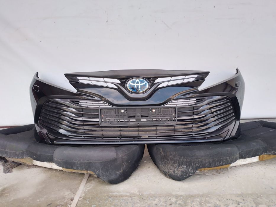 Toyota Camry 70 Бампер передній в зборі Тойота камрі 17-23 року