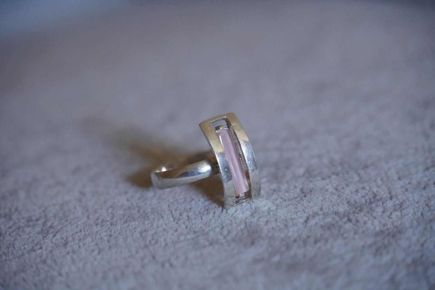 Srebrny pierścionek z kamieniem kwarc różowy VINTAGE