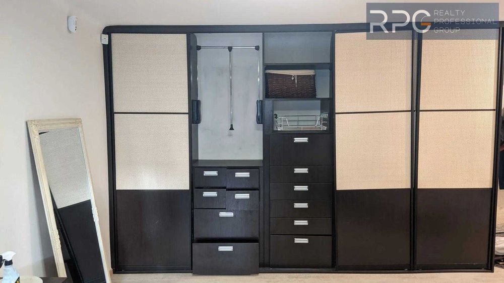 Продам 2к квартиру Печерськ метро Палац України