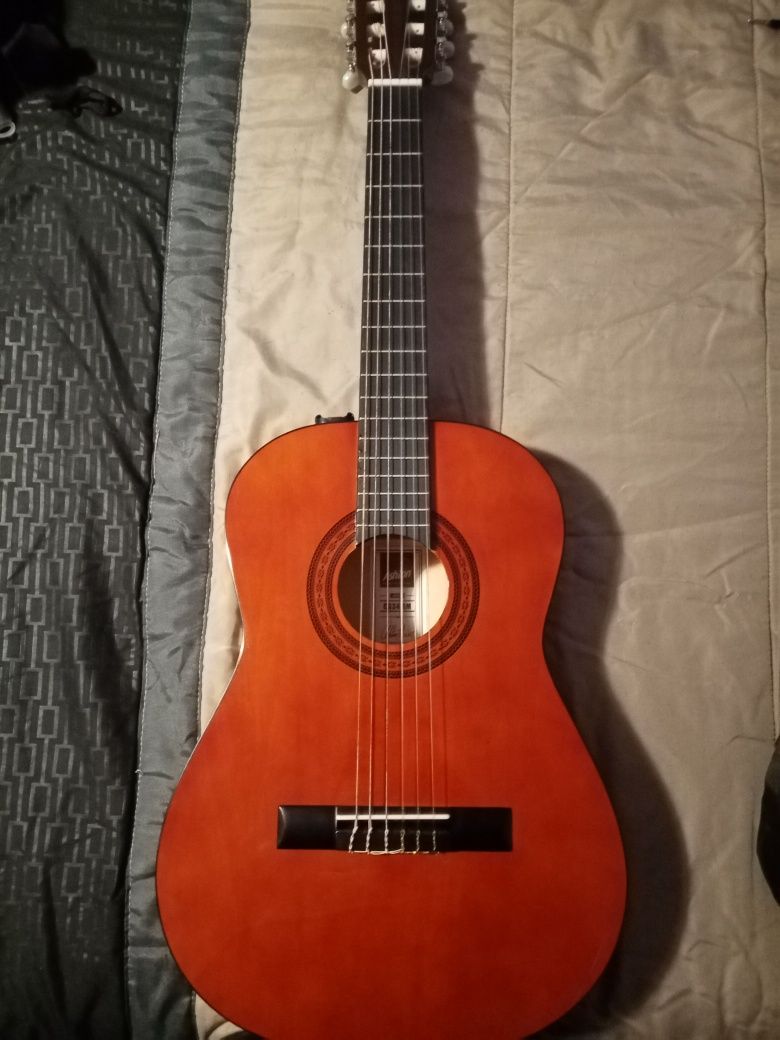 Guitarra 90cm com mochila e palheta