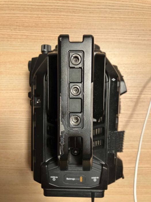 Blackmagic Ursa Mini Pro 4.6k G2 + Shoulder Mount + PL