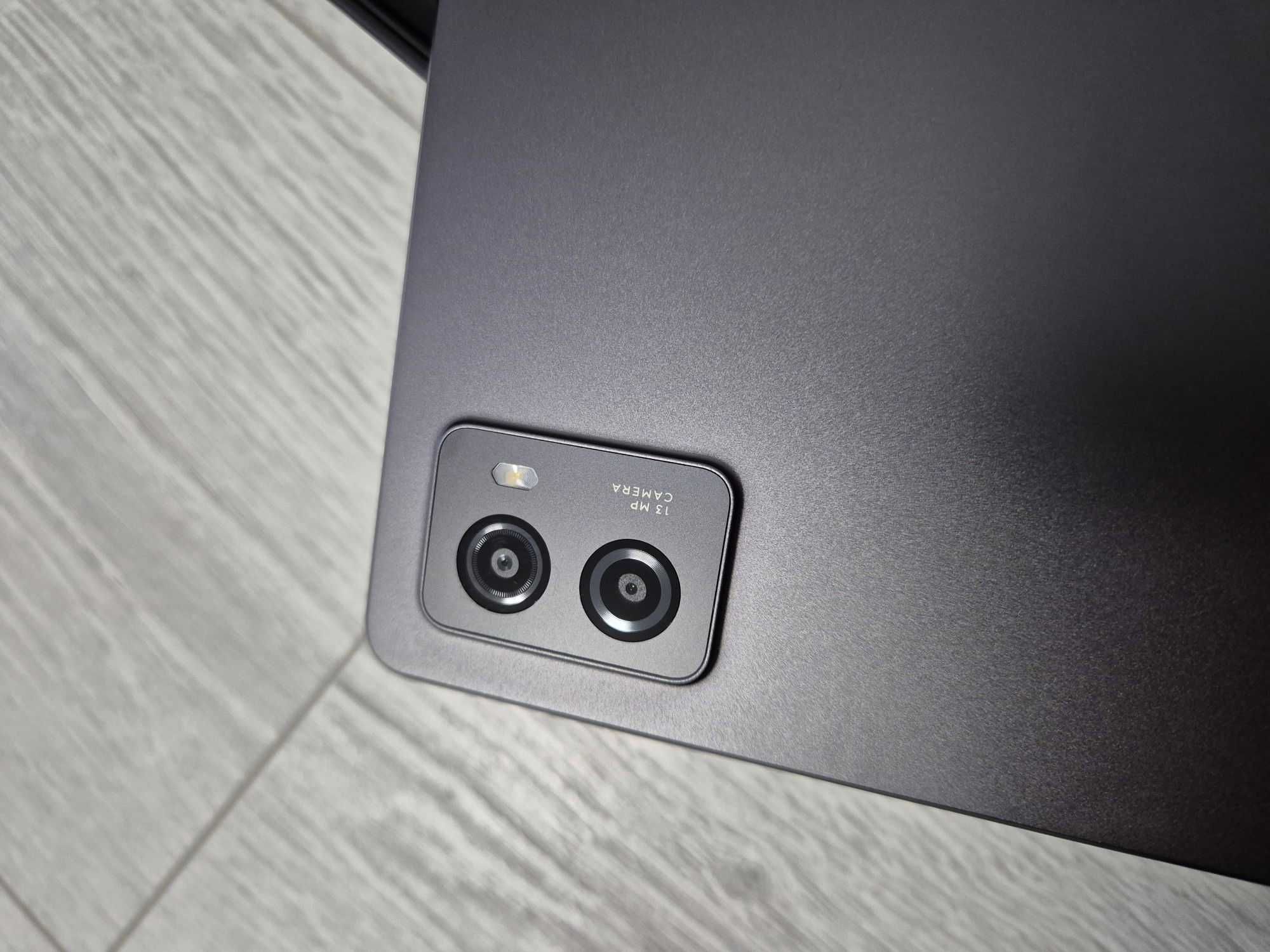 новий ігровий планшет 8.8" Lenovo Y700 (144Hz. Snap 8. RAM 12. 256GB)
