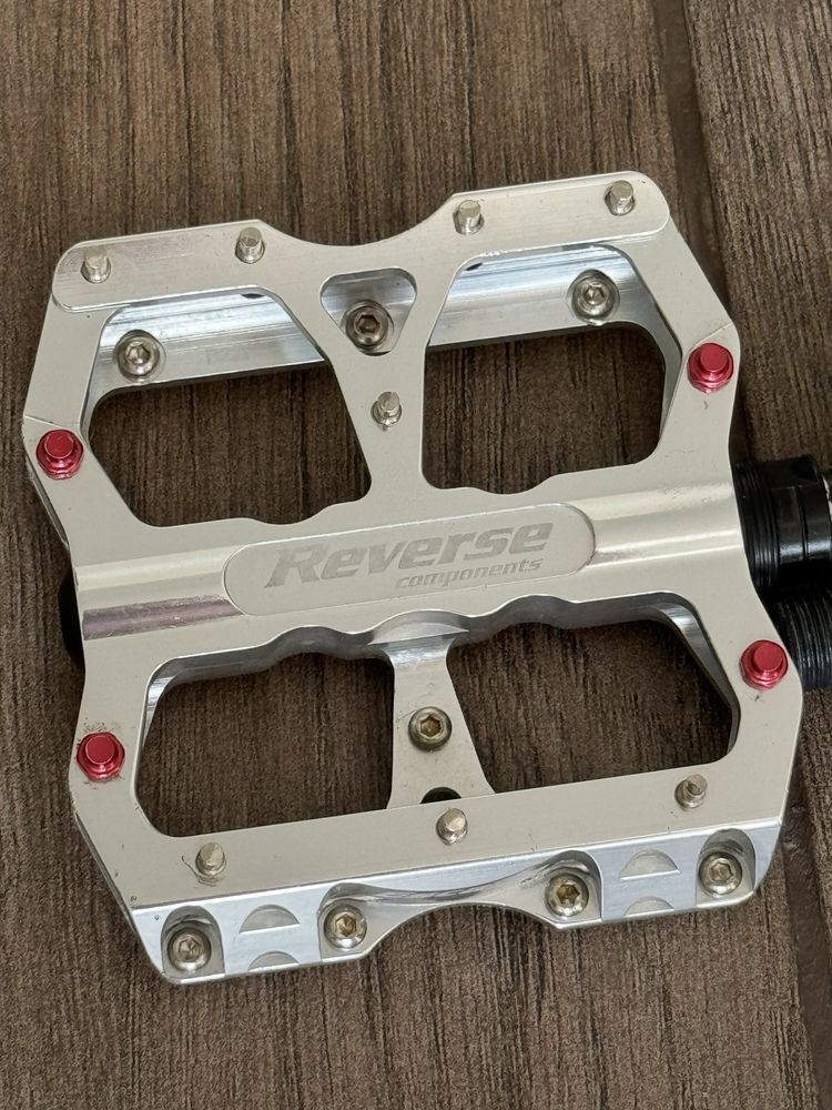 Педалі Reverse Components  Escape