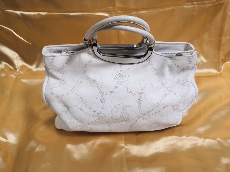 Элегантная белая кожаная сумка Gilda Tonelli, хорошее состояние.