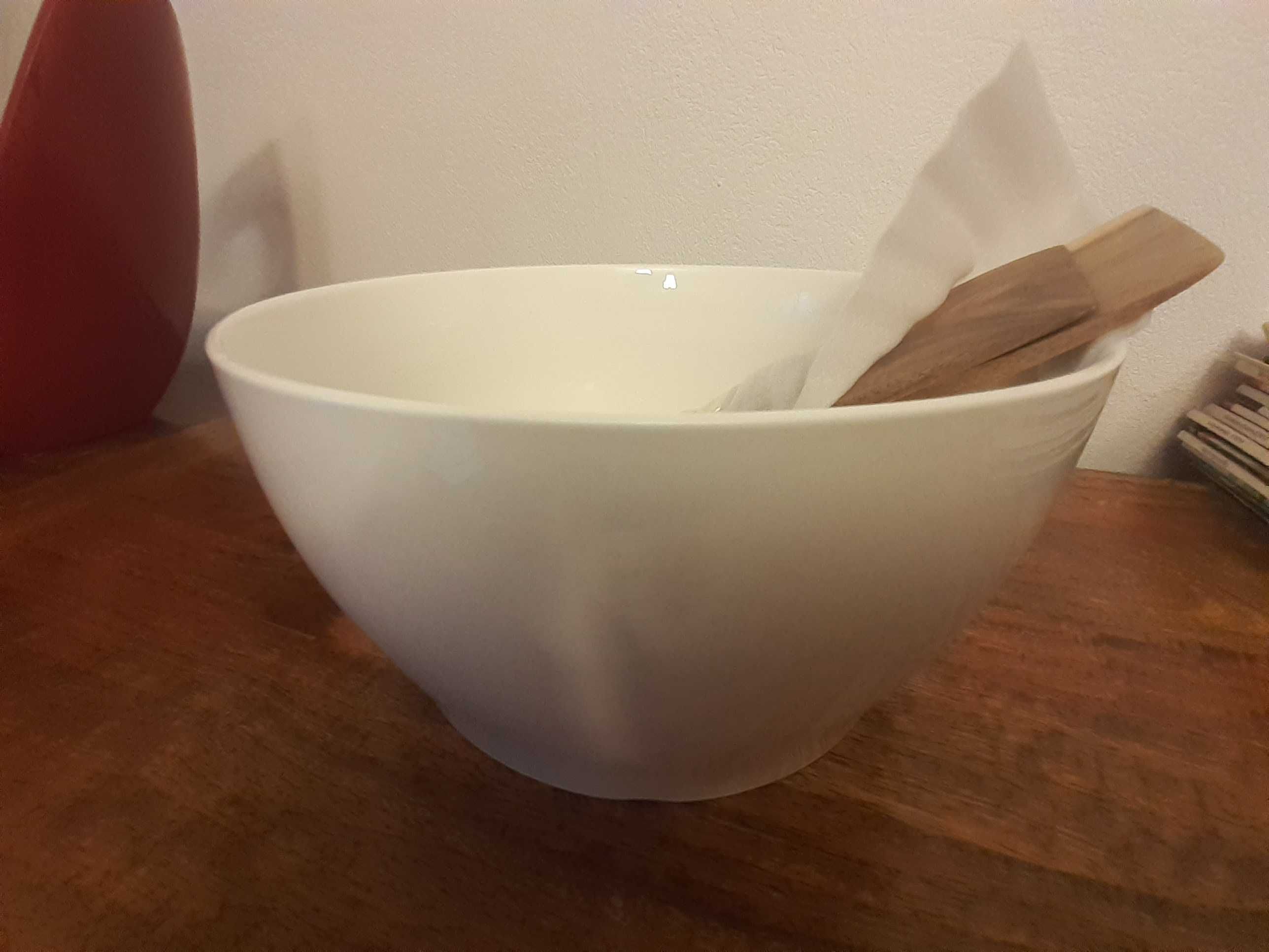 Misa sałatkowa ze sztućcami DUKA ACACIA 24 cm 3500 ml porcelana biała