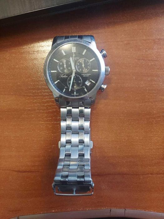 Швейцарський годинник "Atlantic"