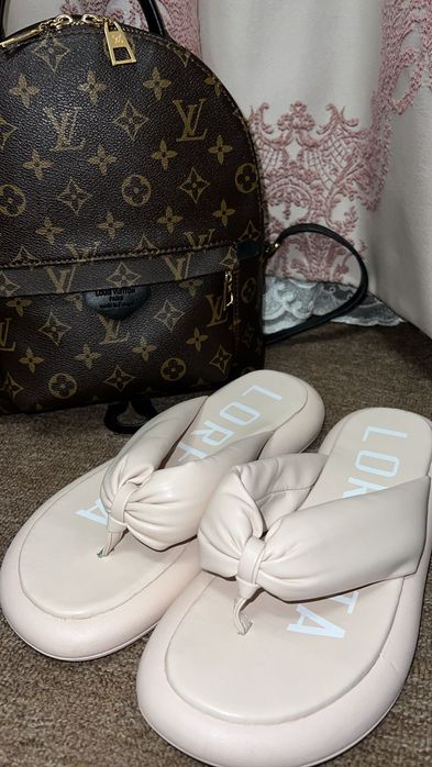 Летние кожаные шлёпки