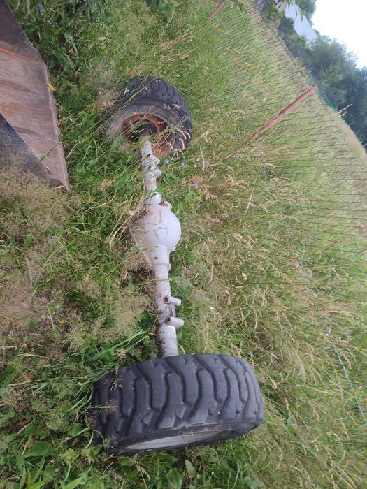 Skyjack oś z kołami wytrzymuje spokojnie 6 ton (przyczepa wywrotka wóz