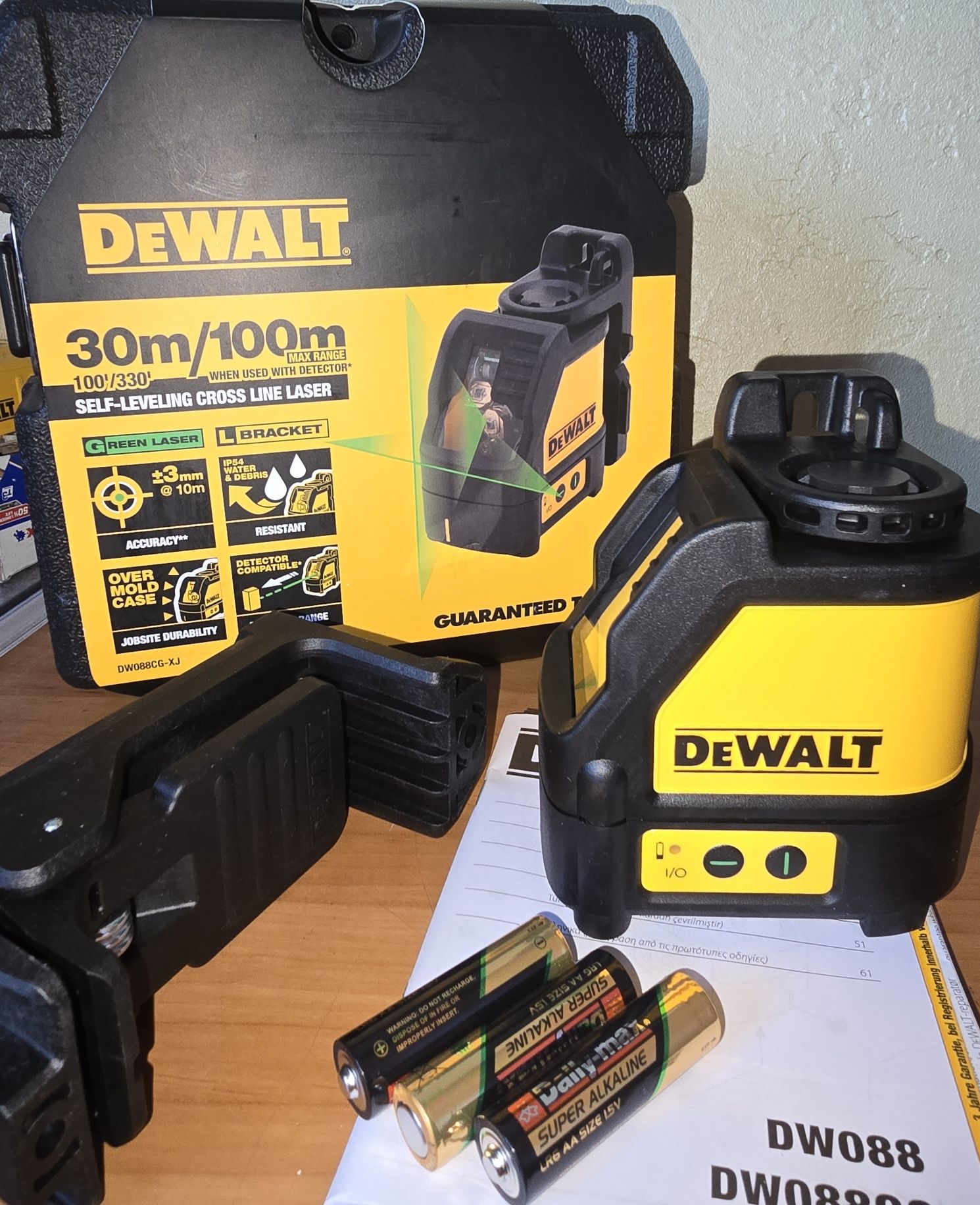Dewalt DW088CG(зелений лазер) оригінал із Англії