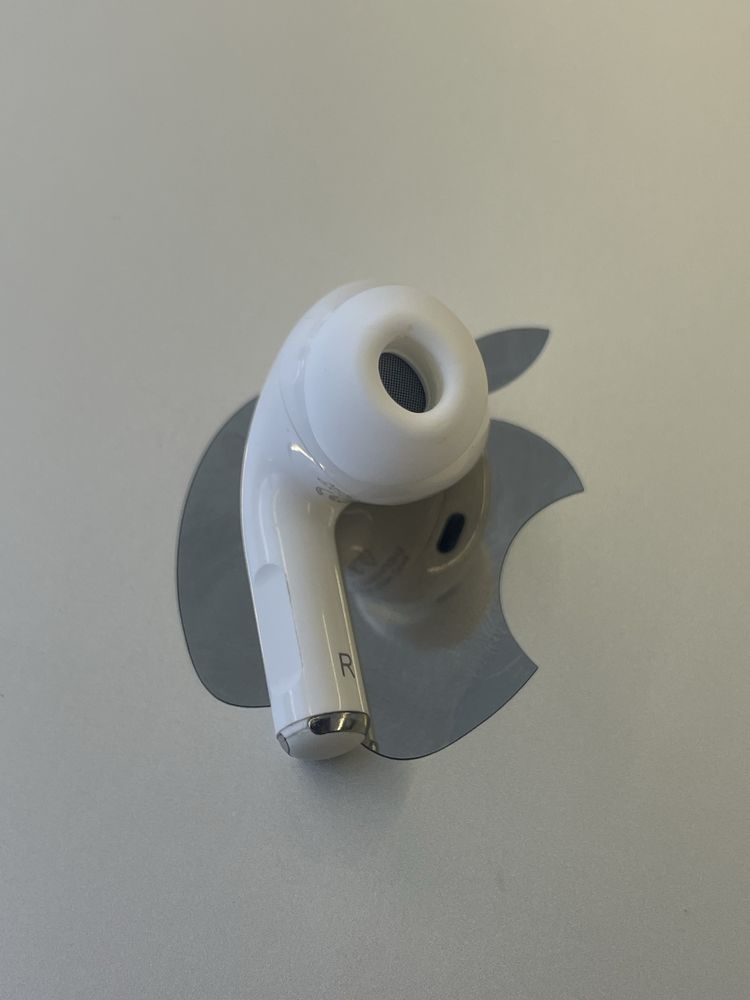 Продам AirPods Pro правий оригінал R без кейсу