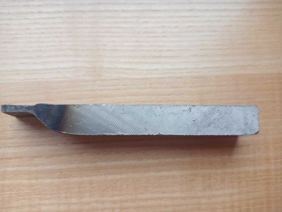 Різець токарний відрізний Т15К6