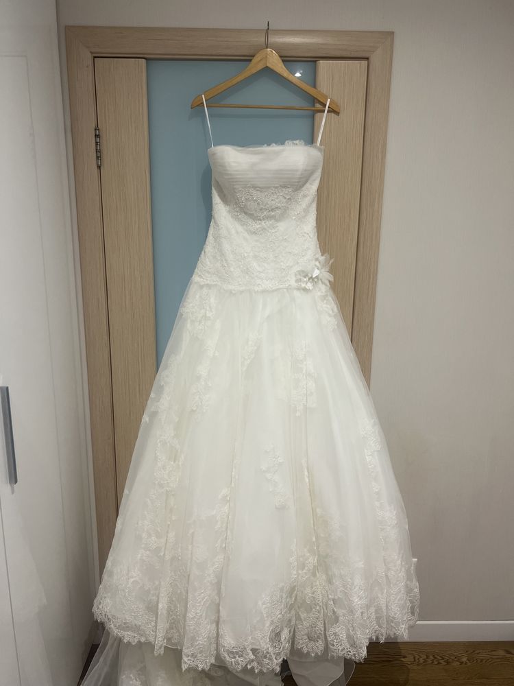 Весільна сукня біла Aire розмір 40