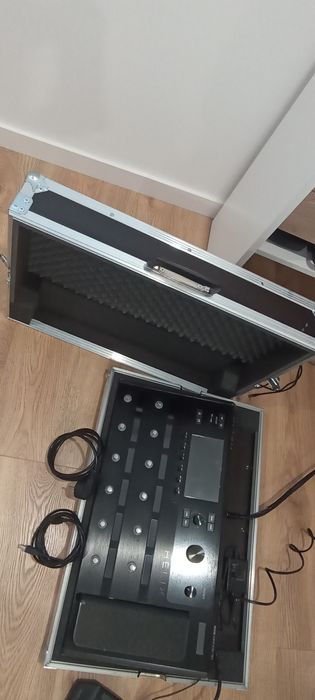 Hardcase Thon Effect case para line 6 Helix floor