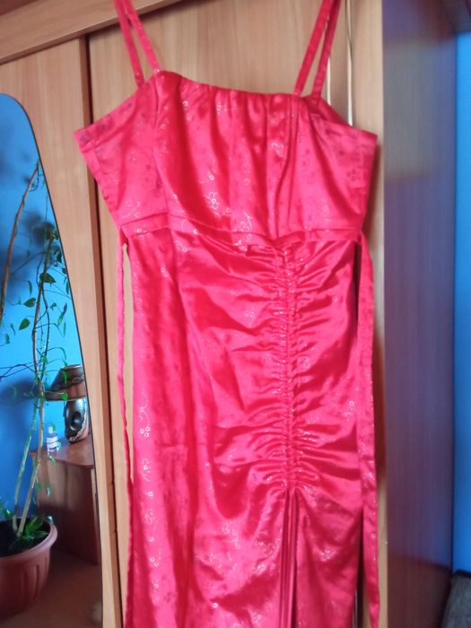 Sukienka czerwona rozmiar 36
