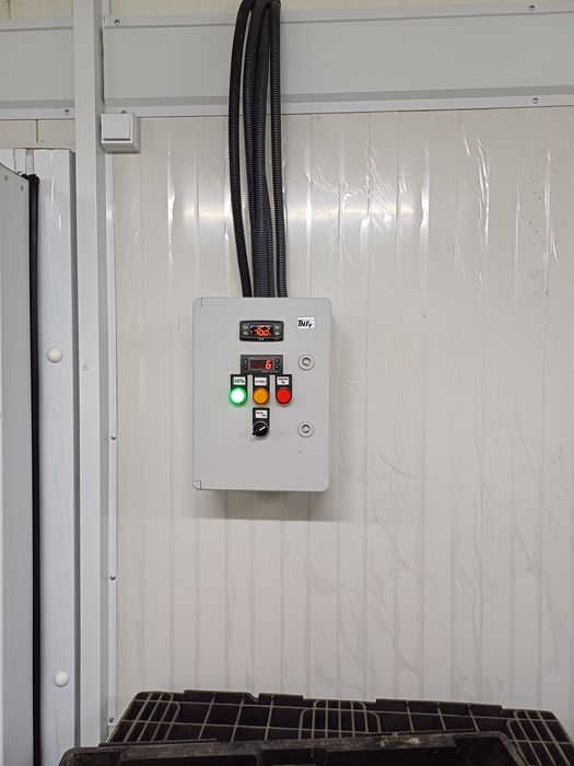 Холодильные и морозильные камеры