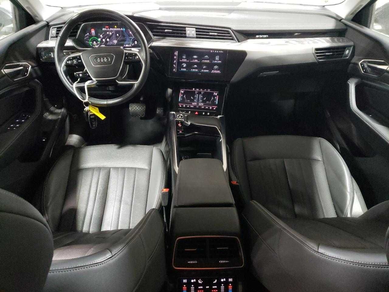 Audi E-tron Premium Plus 2021