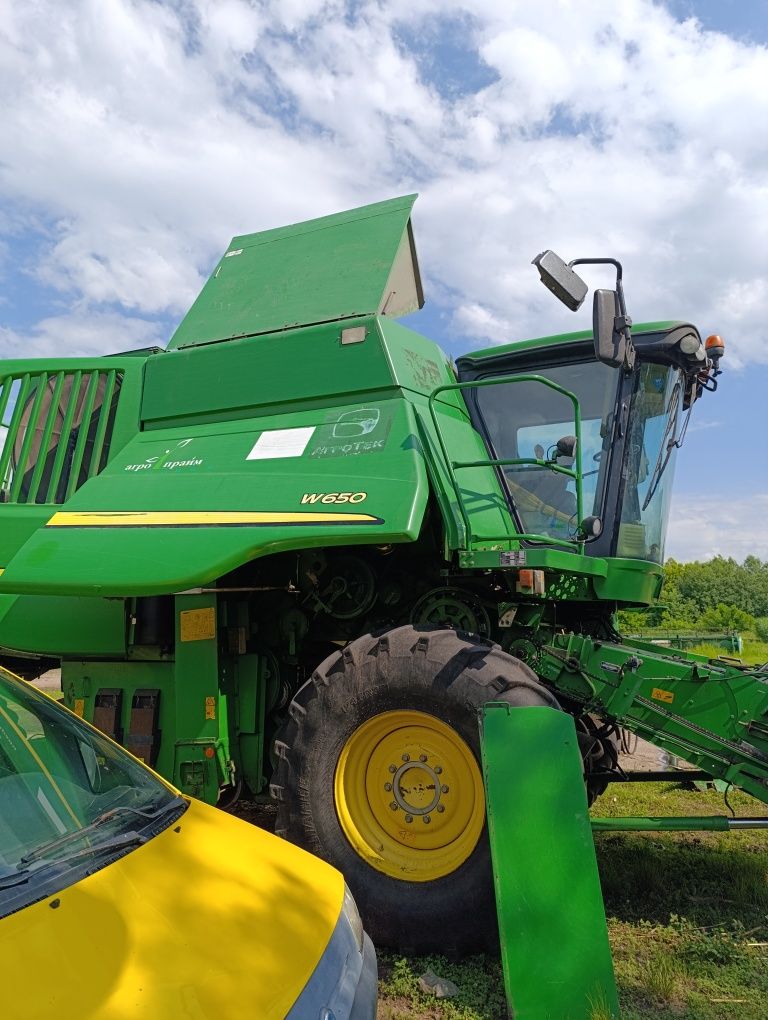 Комбайн John Deere W650 2009