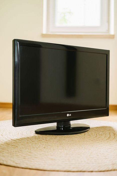 Televisão LG com cabo hdmi