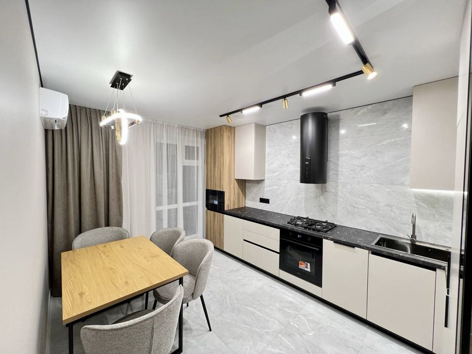 2кім. квартира в новобудові з ремонтом меблями та технікою