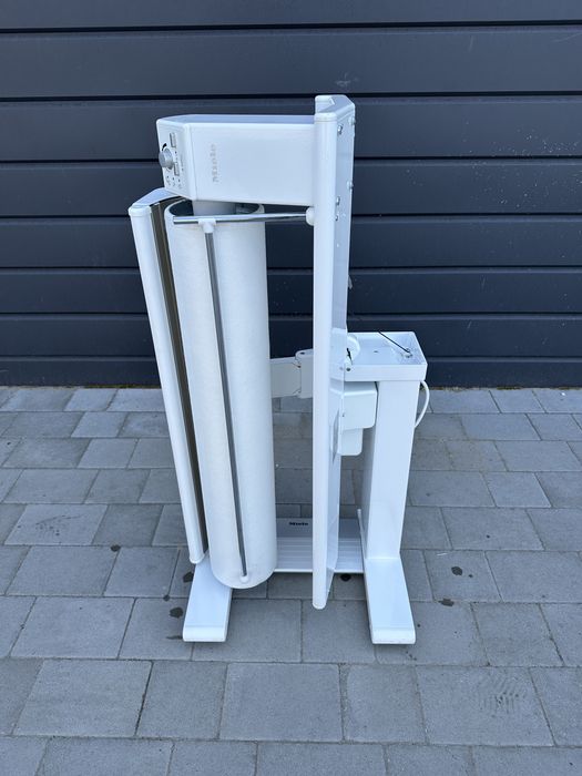 Гладильний каток Miele B995/Пара!