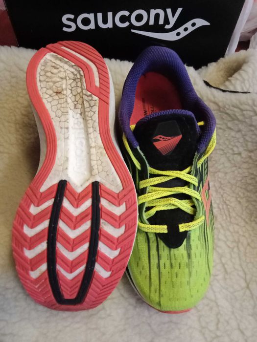 Оригінальні бігові кросівки Saucony