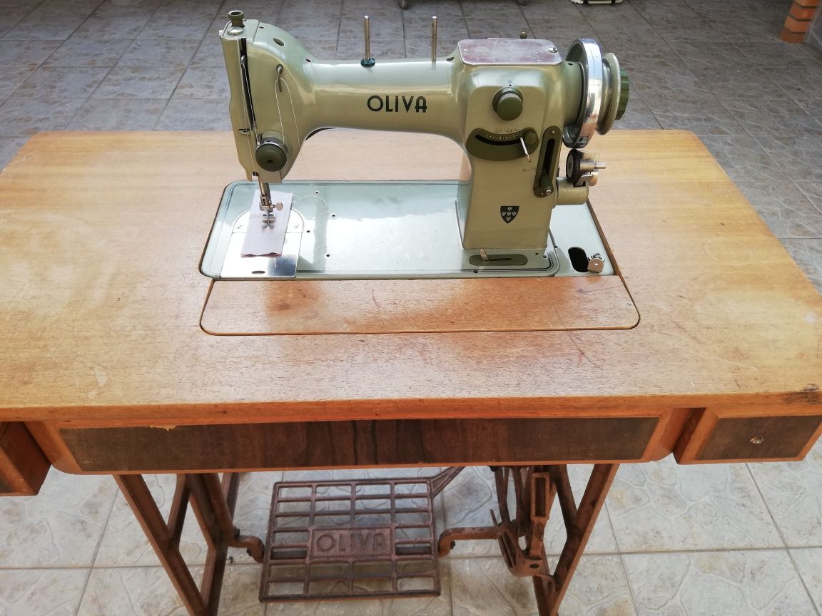 Máquina de costura oliva CL 50