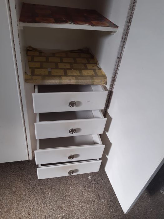 Roupeiro madeira lacada