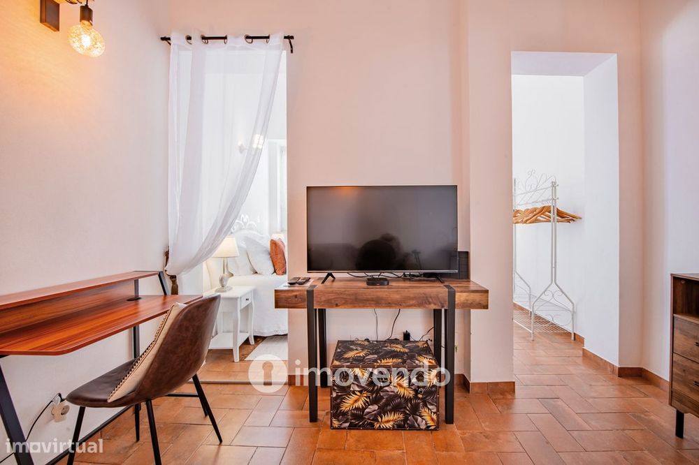 Moradia T1 remodelada, com licença AL ativa, em Olhão