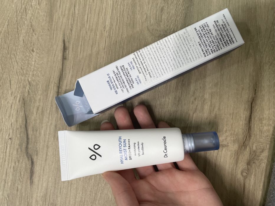 Зволожувальний сонцезахисний крем Dr.Ceuracle Hyal Reyouth SPF 50+