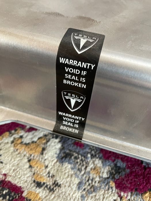 Чарджер тесла 3 з батареї 75кв