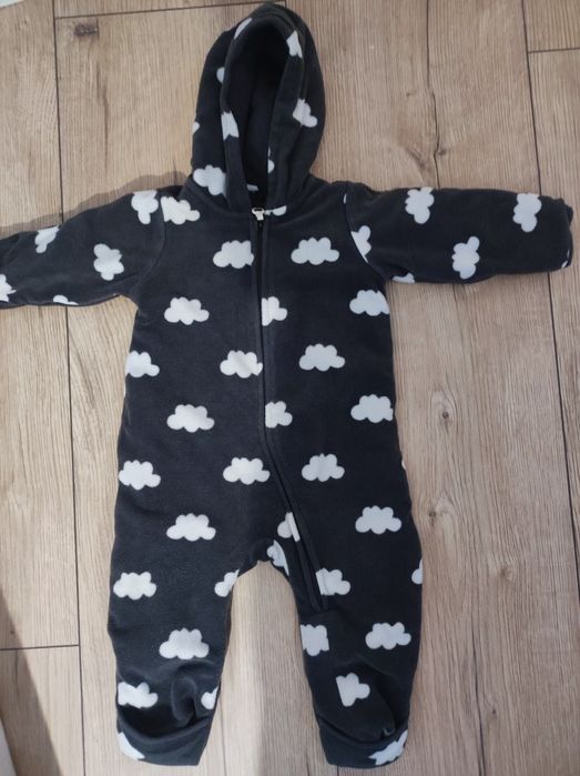H&m kombinezon polarowy chmurki 68