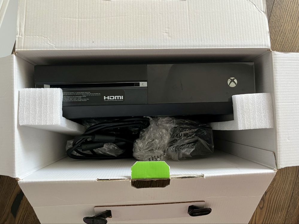 Konsola Xbox One 1TB pad gry