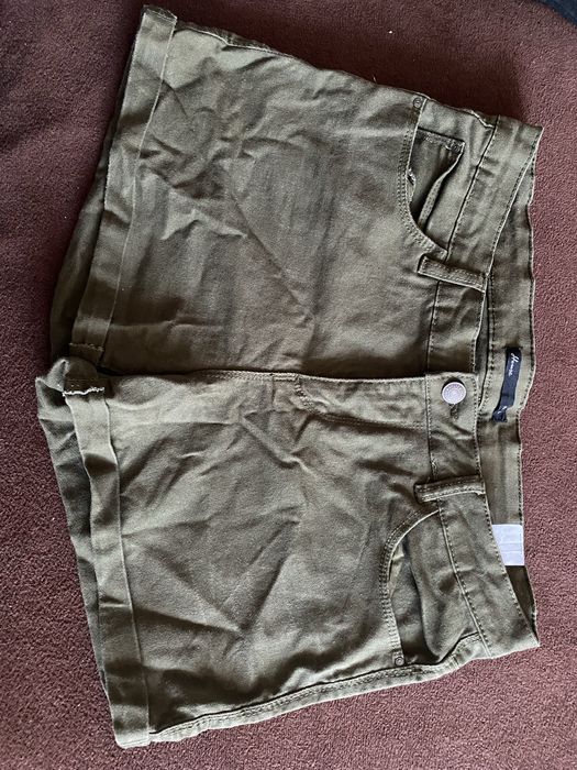 Spodenki butelkowa zieleń