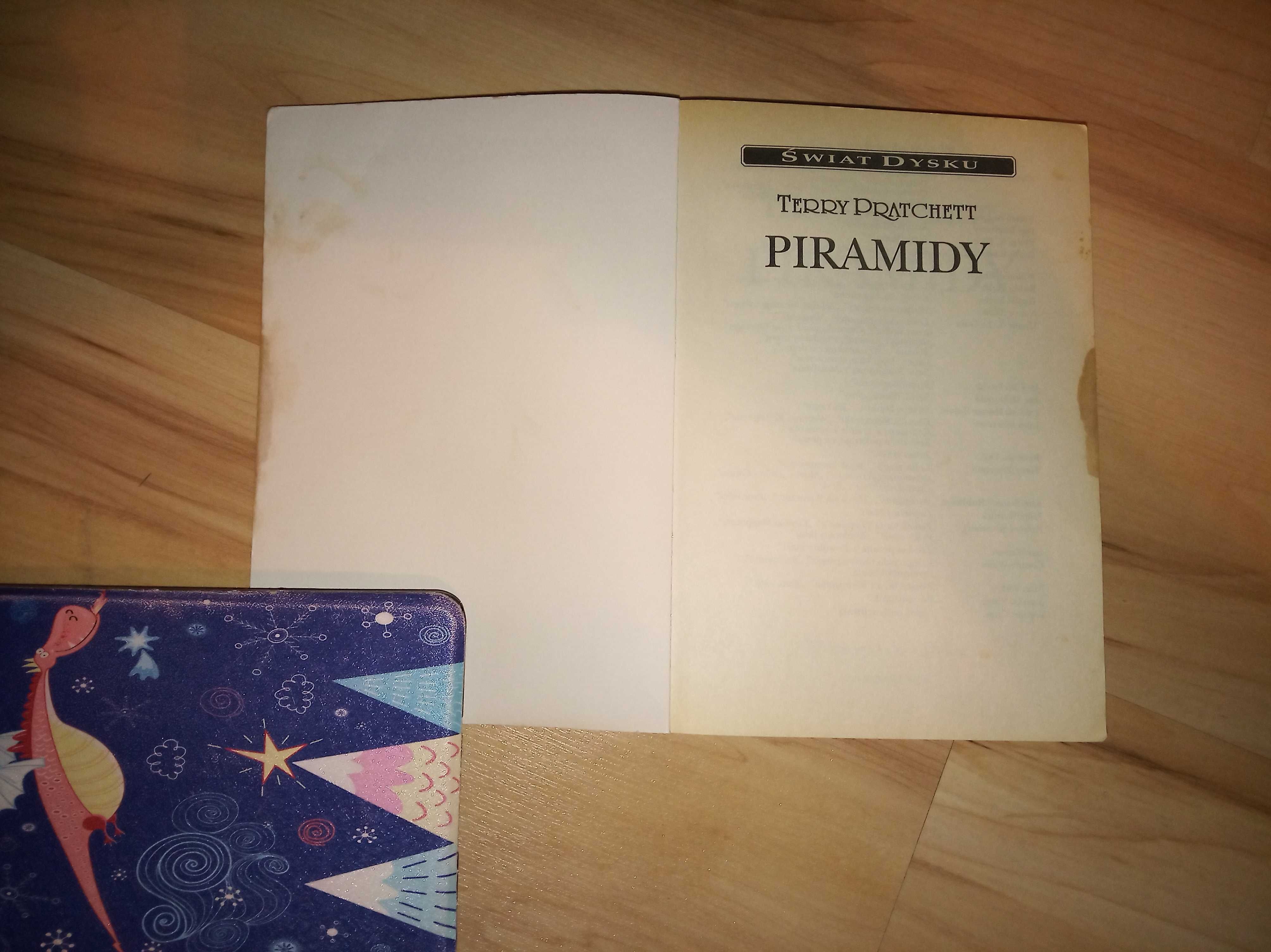 Piramidy Terry Pratchett