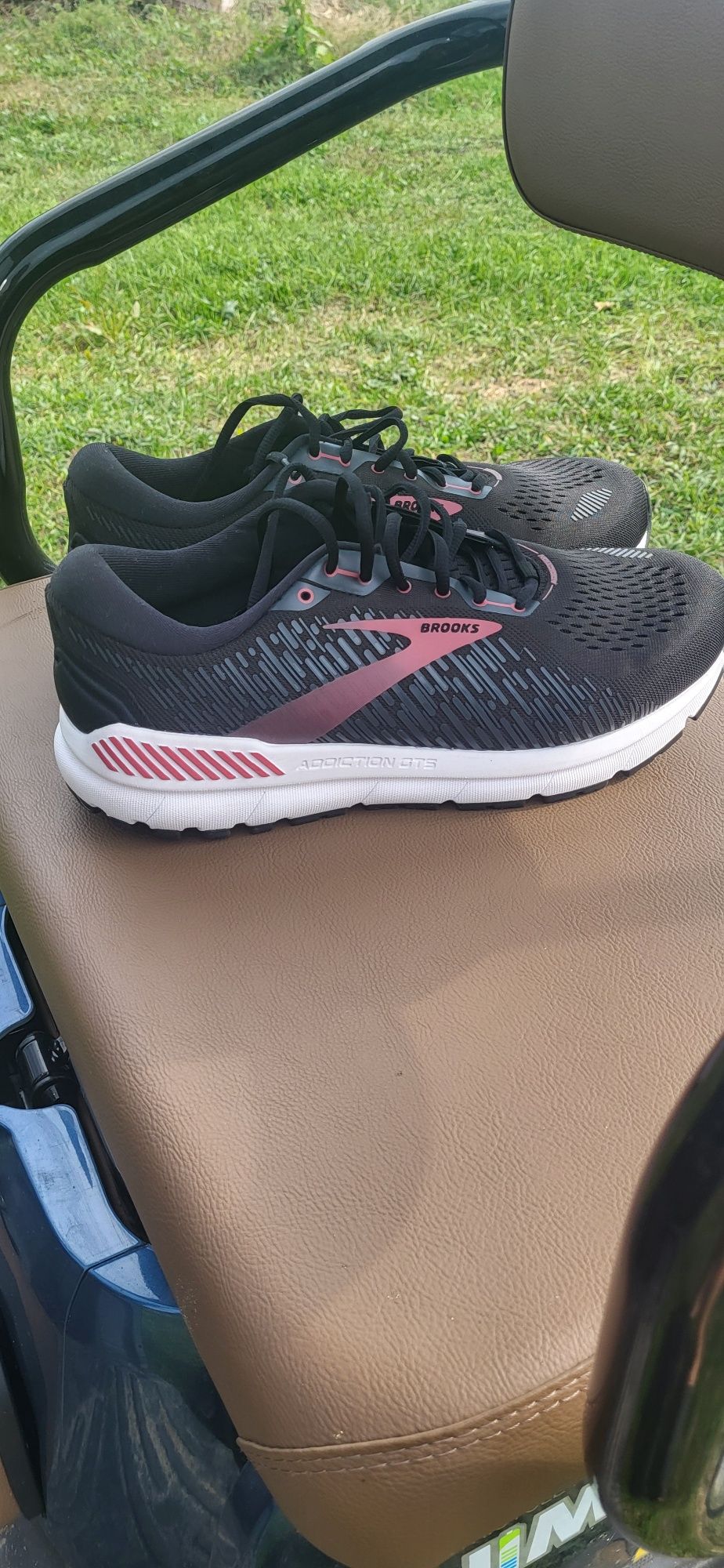 Кросівки чоловічі Brooks