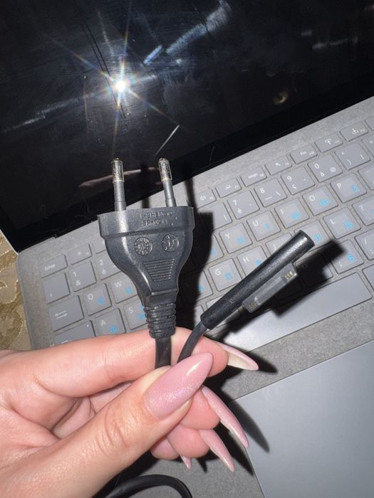 Microsoft surface 1769 ноутбук з зарядкою оригінал