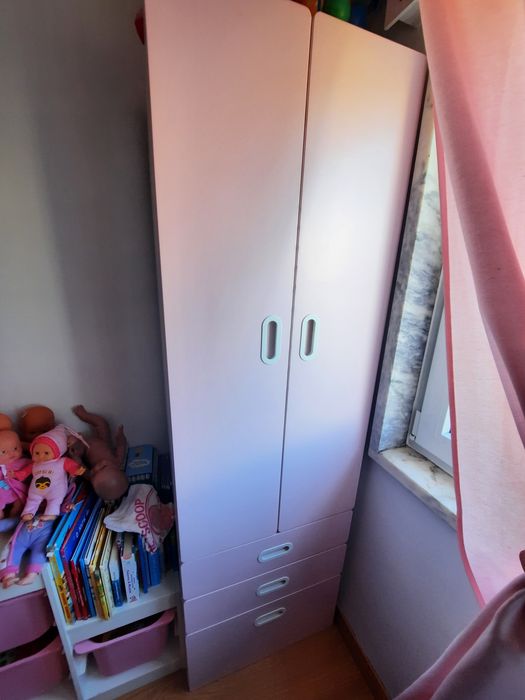 Roupeiro ikea rosa