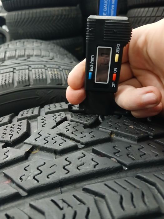 Зимові шини БВ 235/60 R17 KUMHO I*zen RV