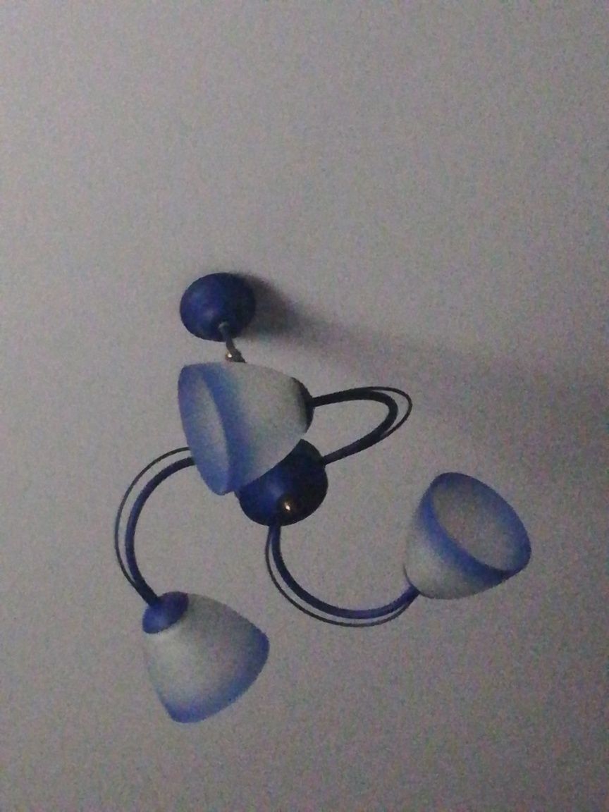 Lampa żyrandol niebieski