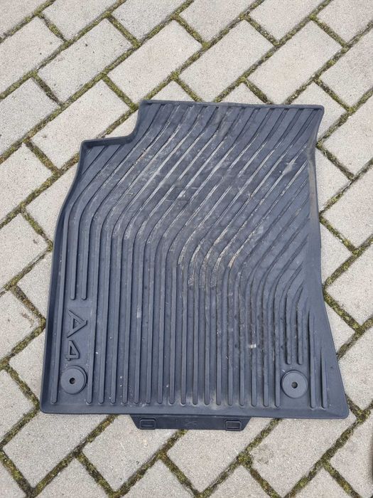 Dywaniki wycieraczki gumowe Audi A4B8