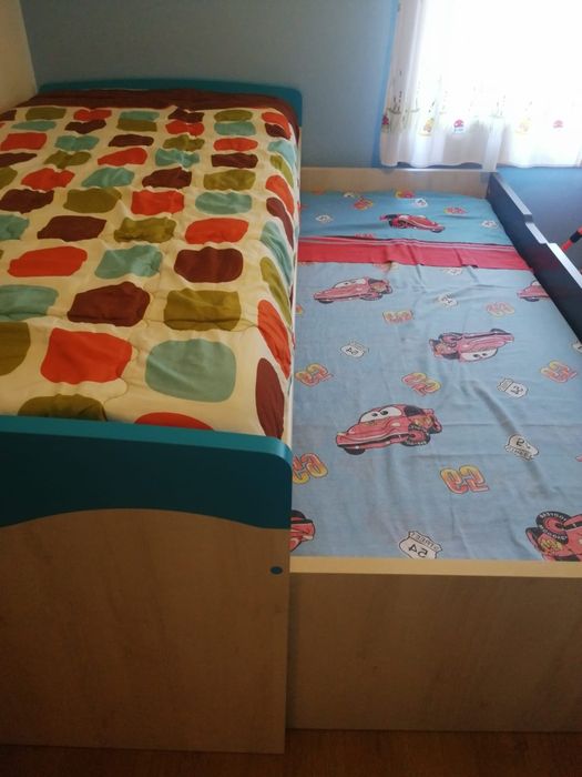 Cama dupla de solteiro