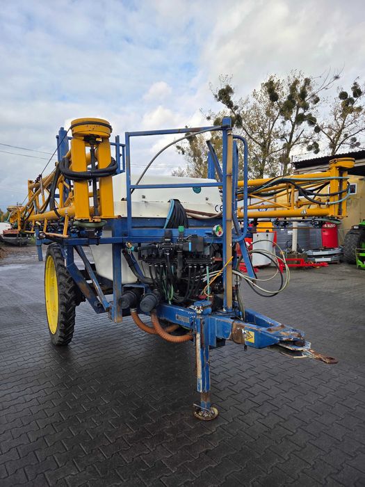 Opryskiwacz ciągany Hydrauliczny Sieger TSMR 2200L