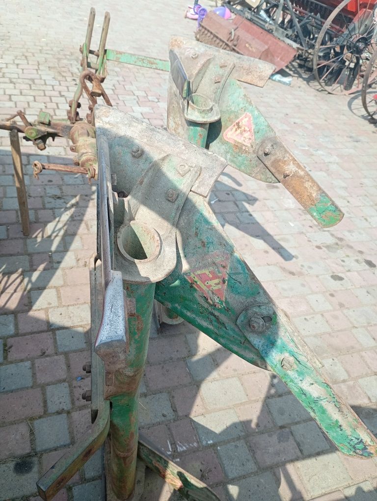 Продам плуги оборотний