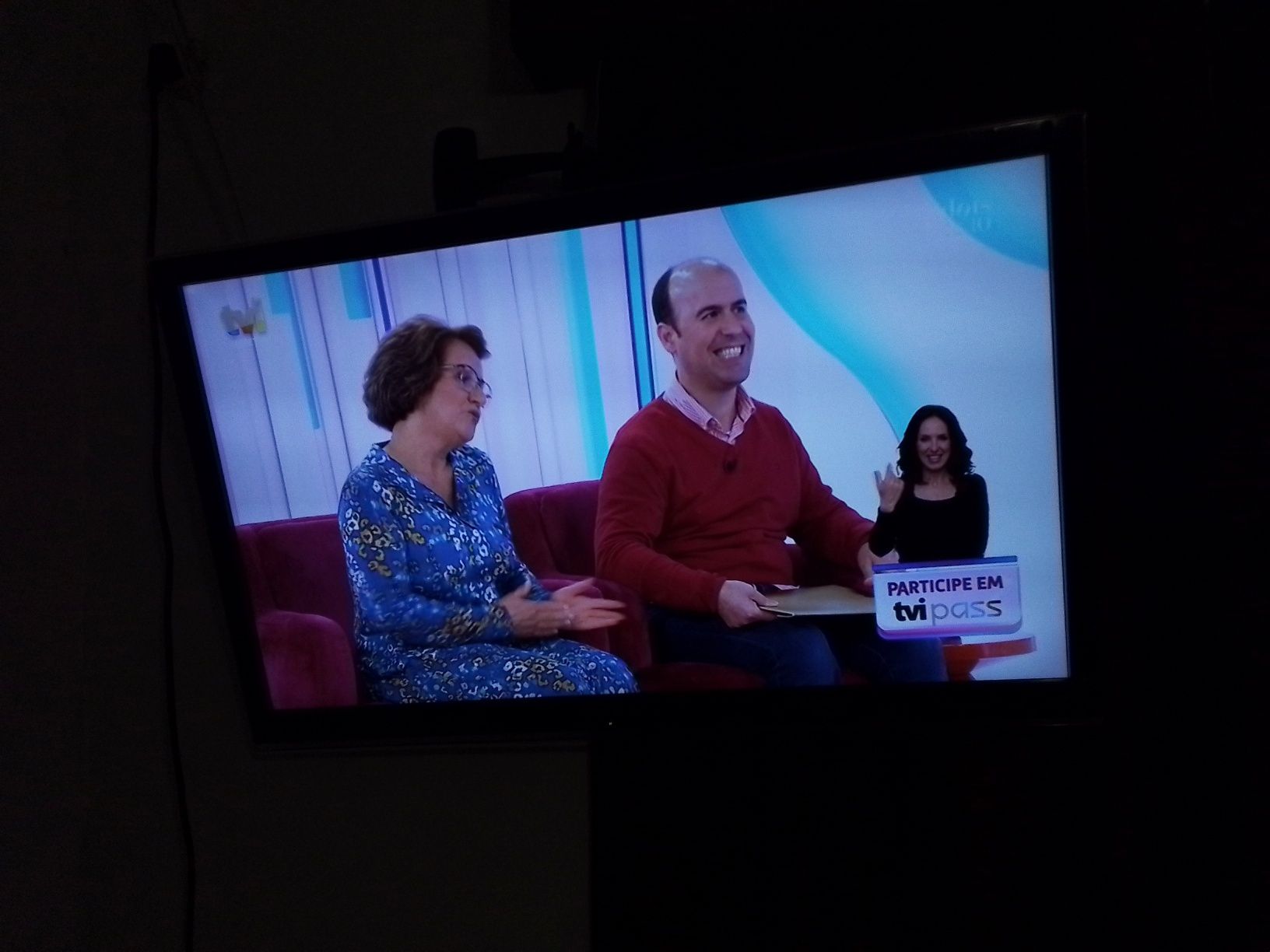 Vendo TV Panasonic com ligação externet.