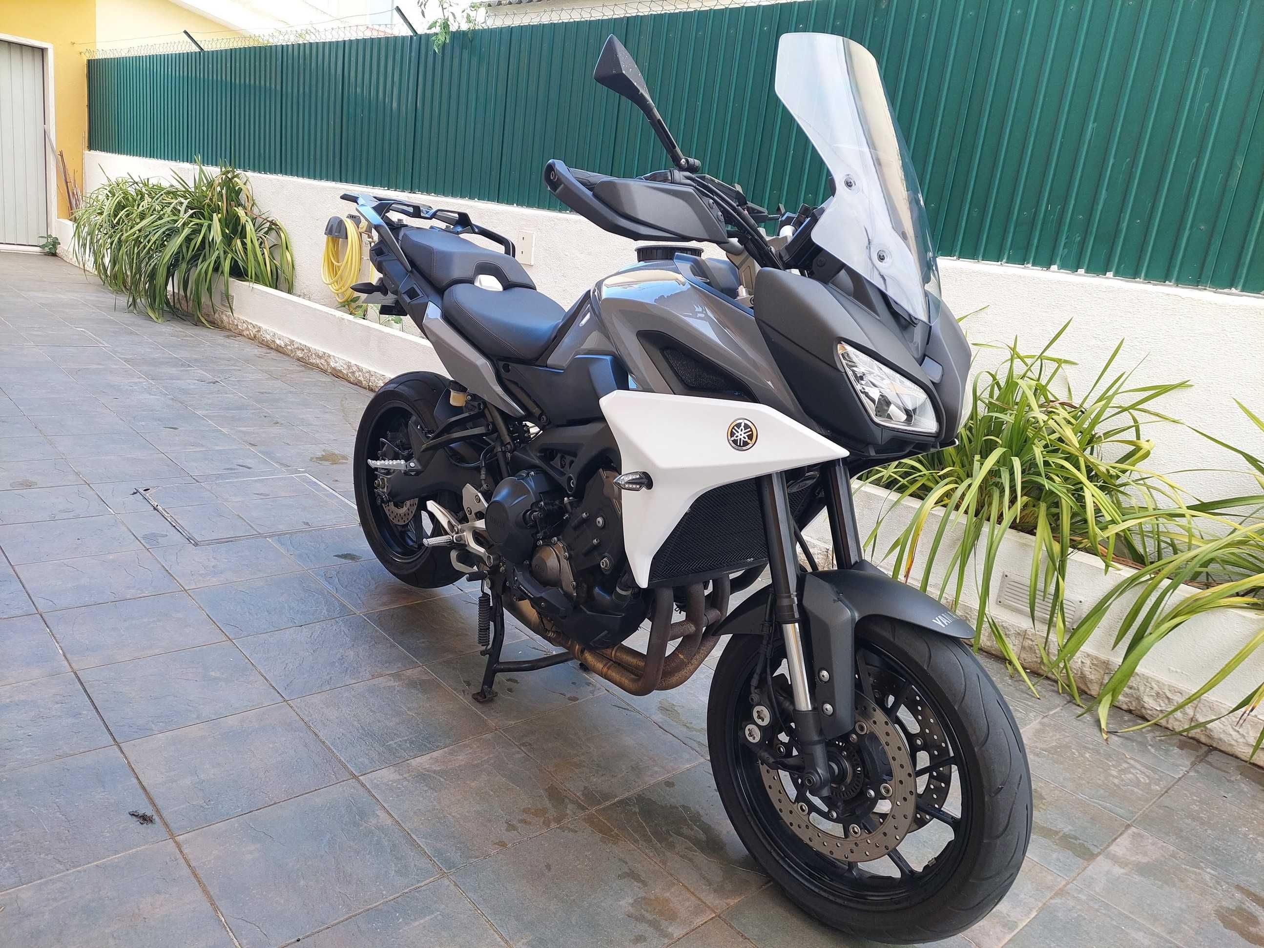 Tracer 900 de 2018 com 26000 Km